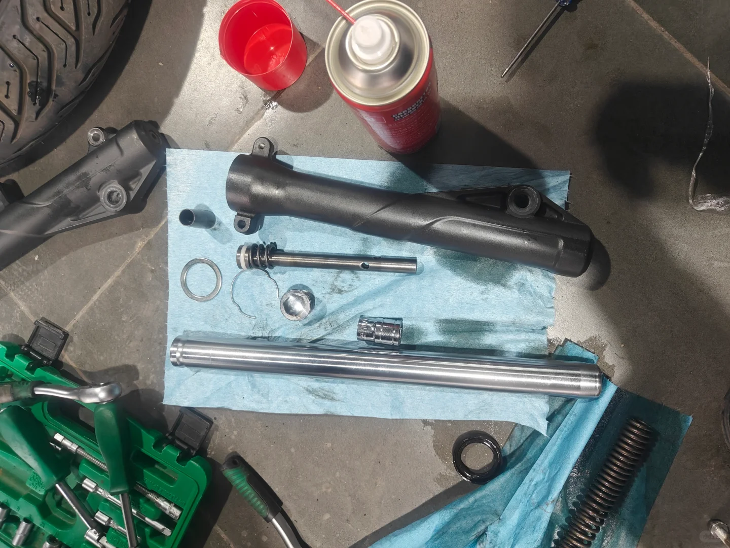 pcx150更换减震弹簧和油封