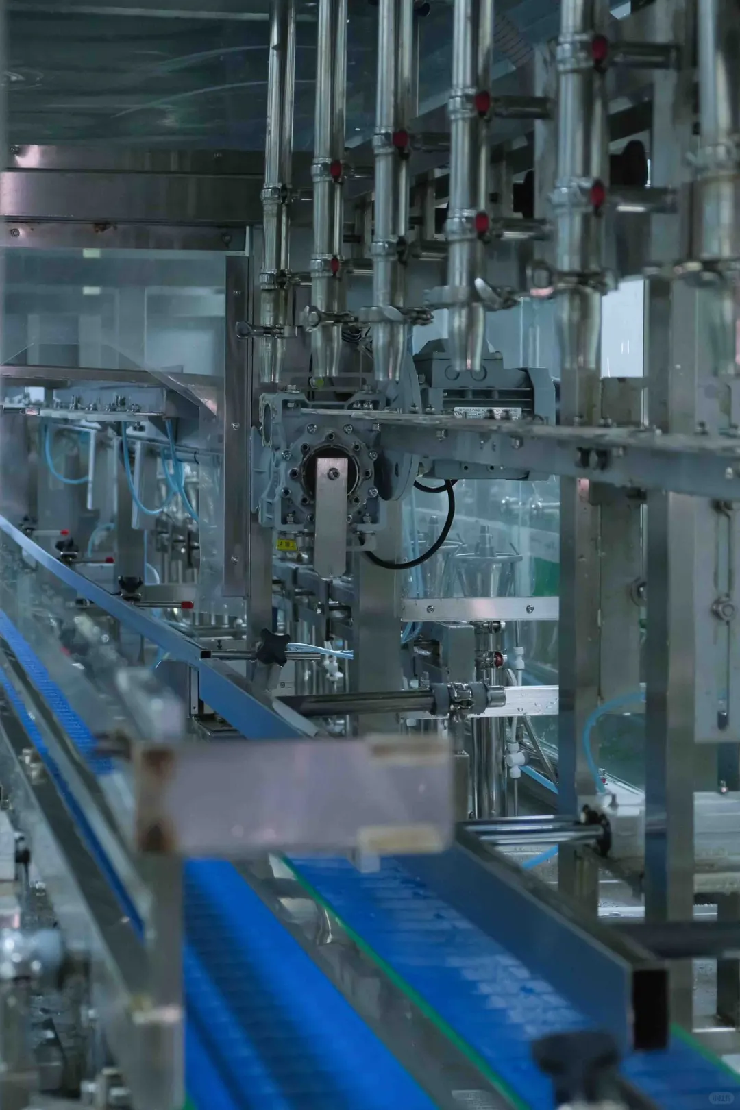 大揭密！你们知道桶装水是怎么生产的吗