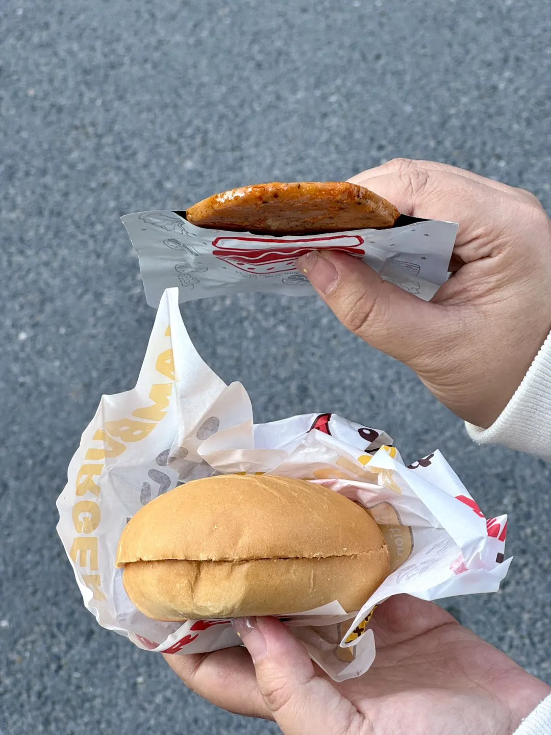 在洛阳！洛阳！！楼下超市新上的即食汉堡