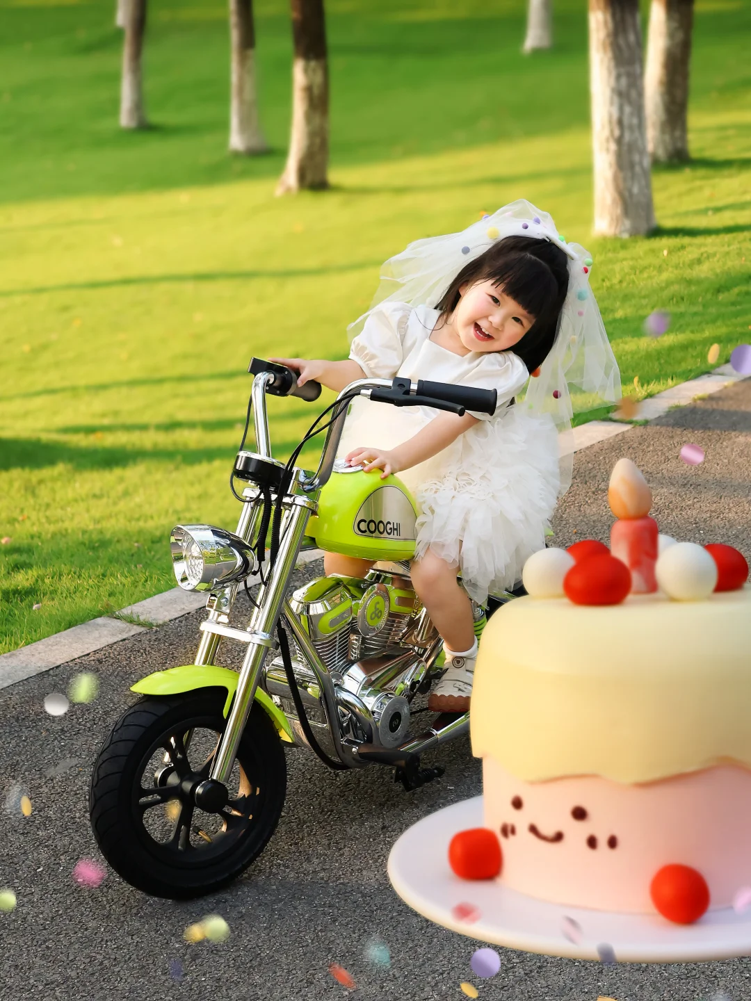 生日拍照 | 3岁啦‼️恭喜这位少女喜提爱车?
