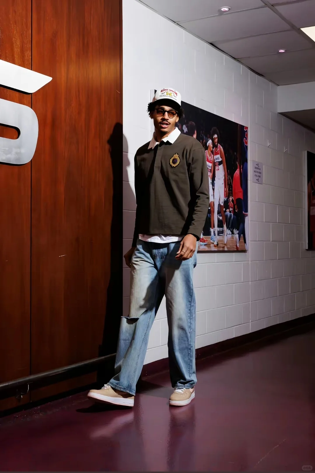 乔丹普洱的穿搭有一种上世纪的随性