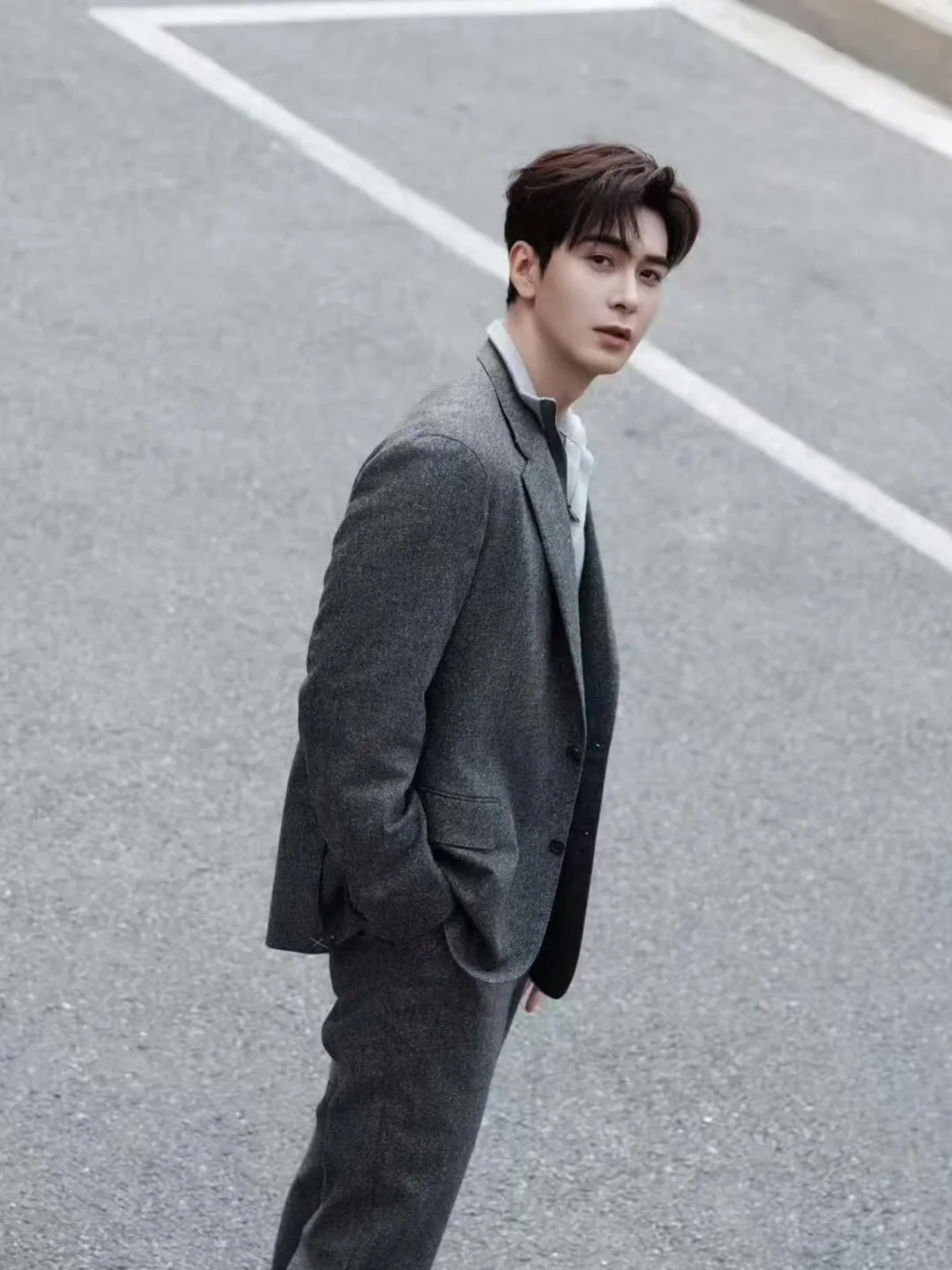 西装 | 当陈星旭灰毛呢西装撞在我审美上！