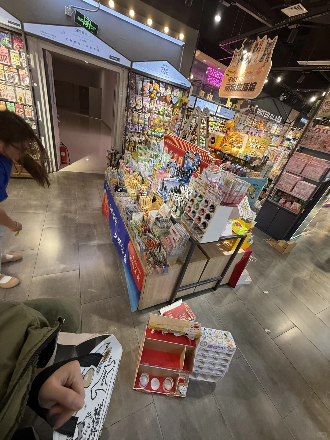 店员刚好收拾卫生要扔掉，被我废物利用了