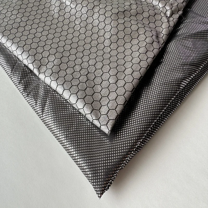 ?会亮的石墨烯蓄热保暖羽绒服面料