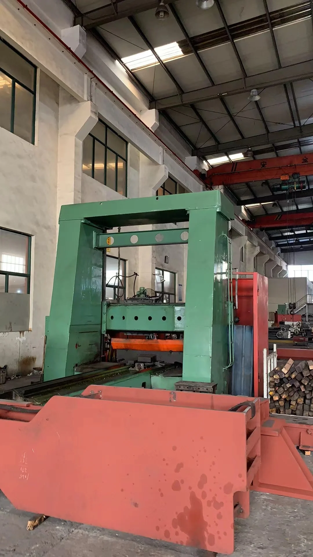 出两台龙门铣床2x6米一台，2x4米一台，两台