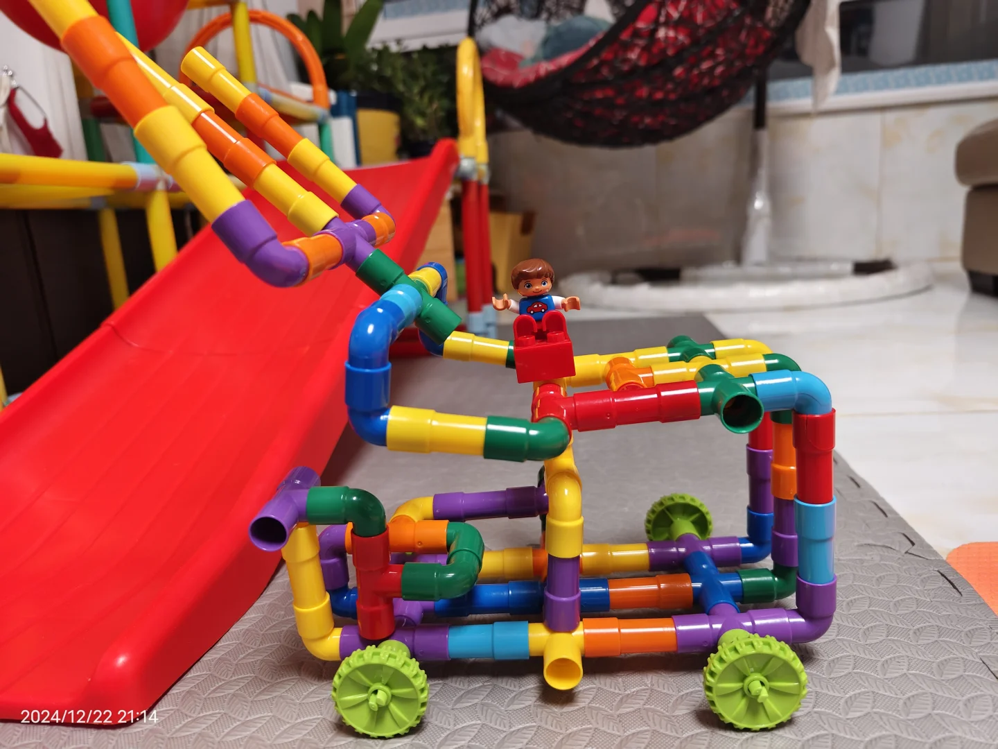 管道积木+乐高小人