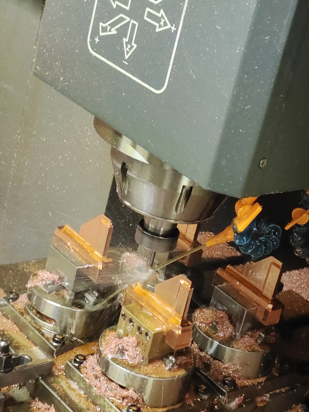 模具五金加工，磨床铣床CNC电极