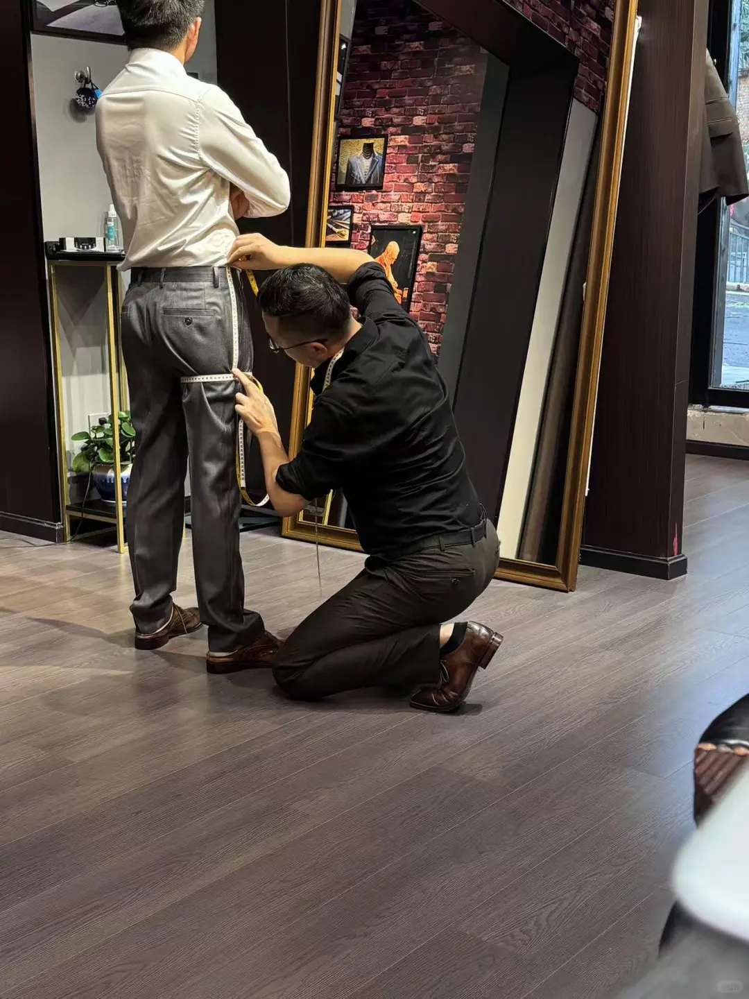 一套合体的西服就是您制胜战袍!RUIFAN专属