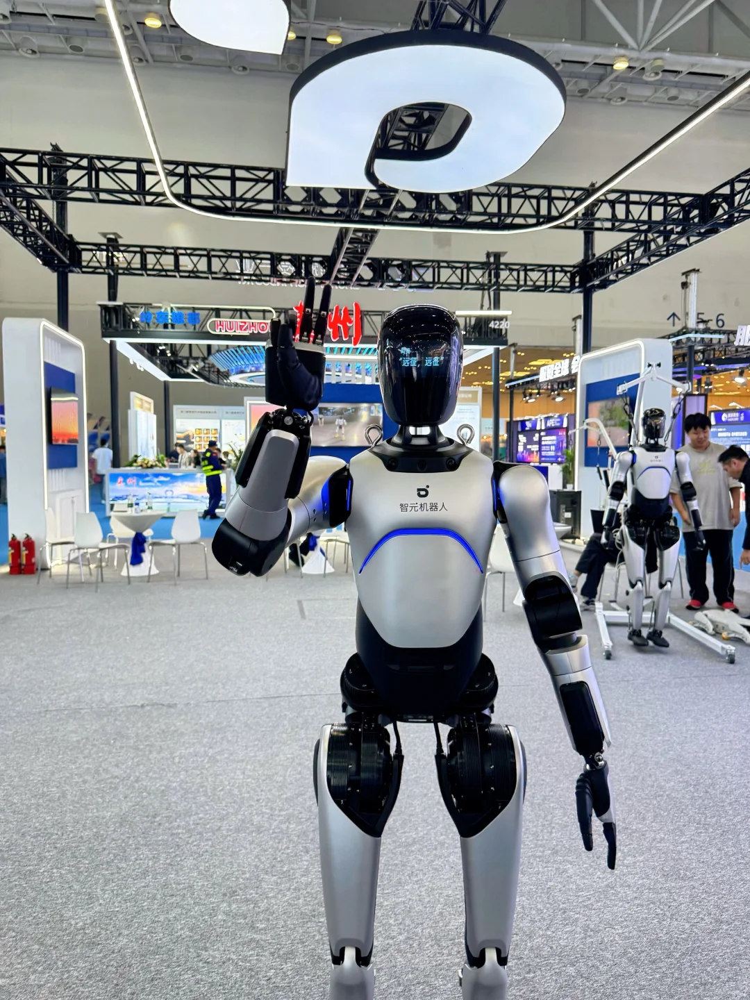 逛透大湾区服贸会的“科技宇宙”?