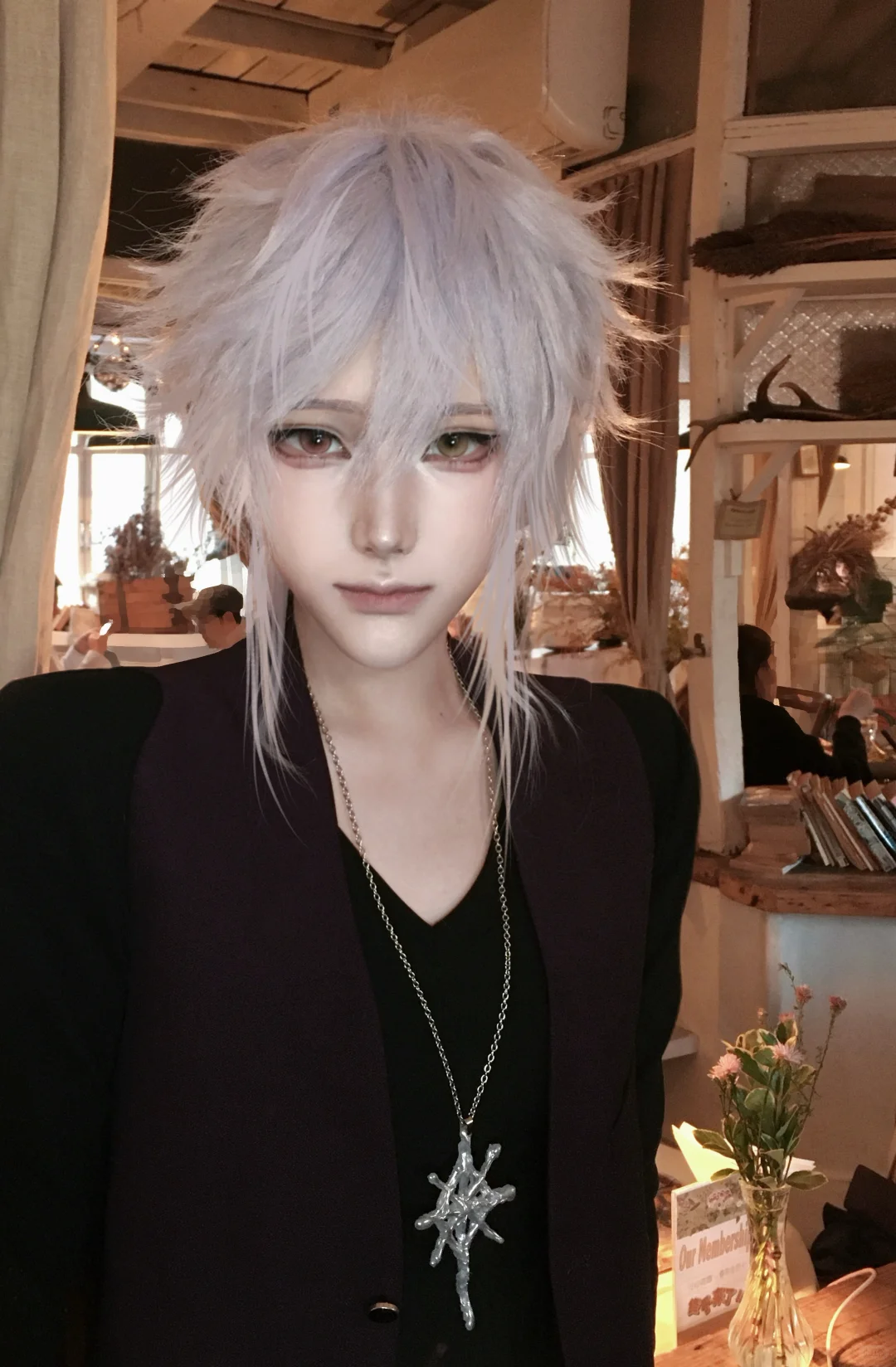 这是布鲁罗纳冷兵器之王你敢和他对视三秒吗