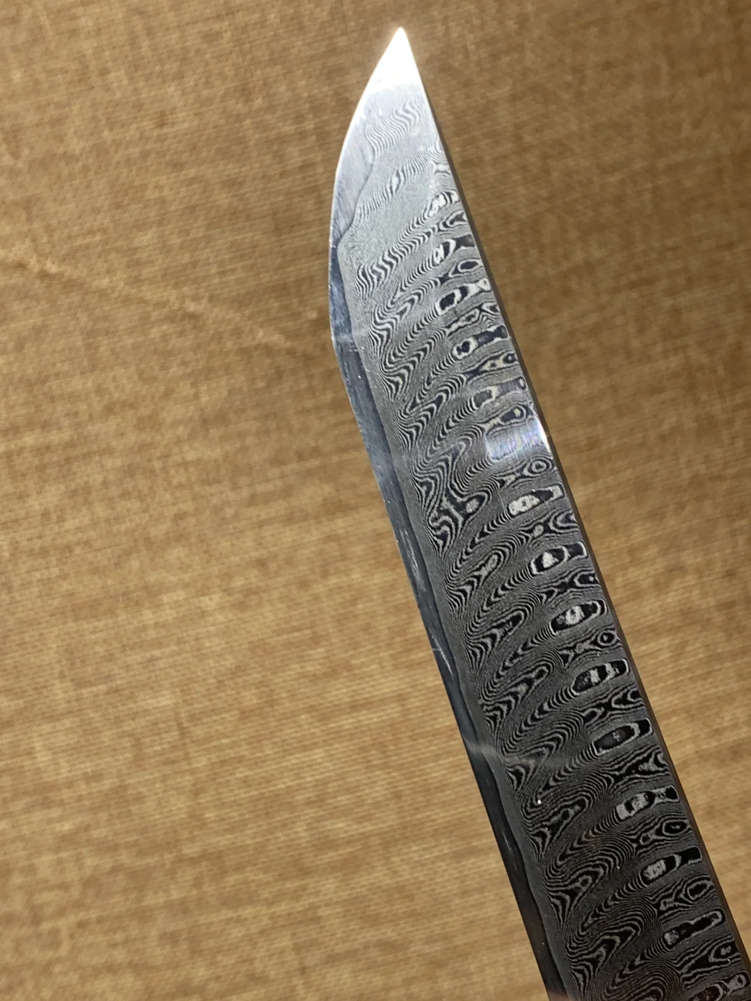 螺纹钢放在古代会是神器吗？比武士刀厉害吗？