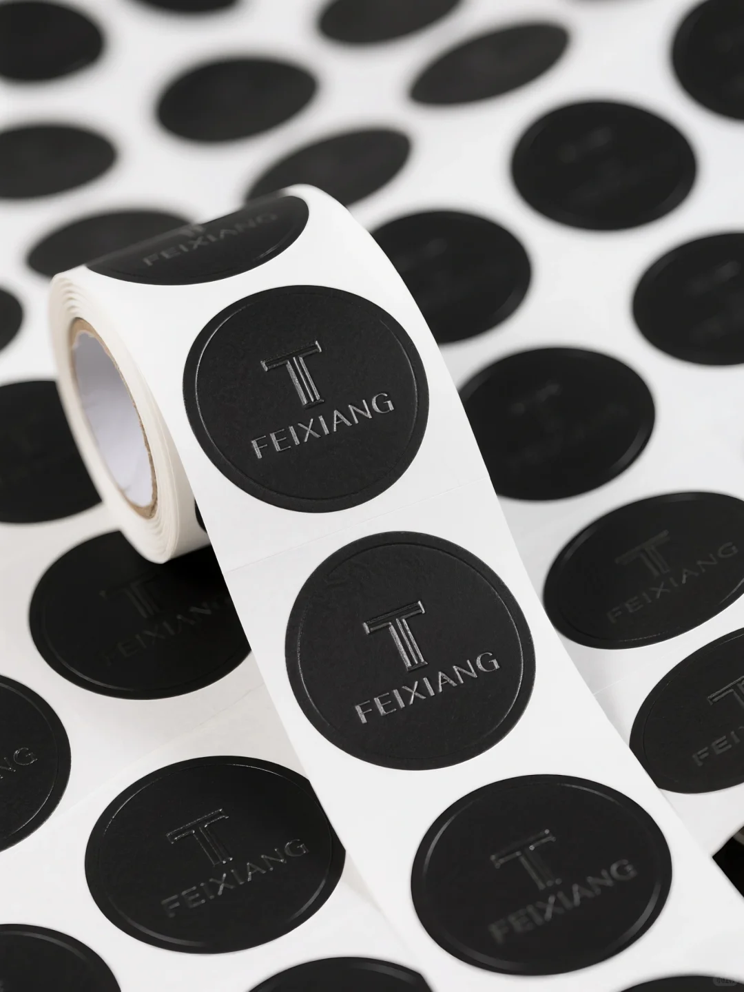 小贴纸藏玄机，品牌“立体”小心机