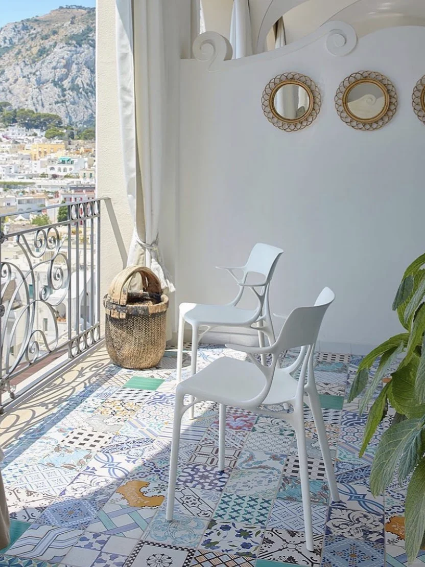 ??Kartell A.I.椅 | 坐入未来的流动符号