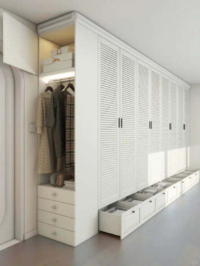 卧室别做传统衣柜了，金属衣柜实现收纳翻倍