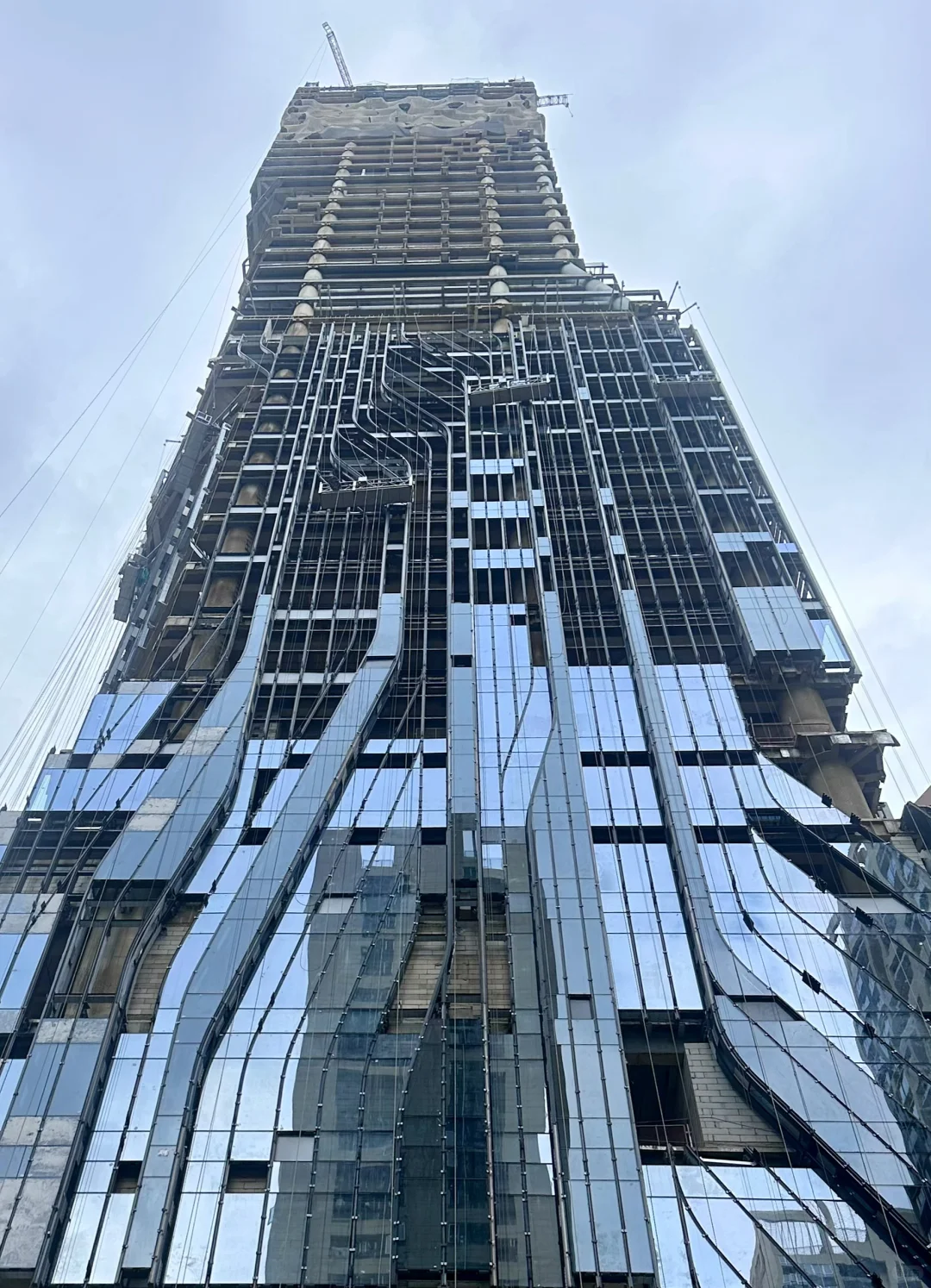 扎哈事务所设计的楼，真的很费玻璃