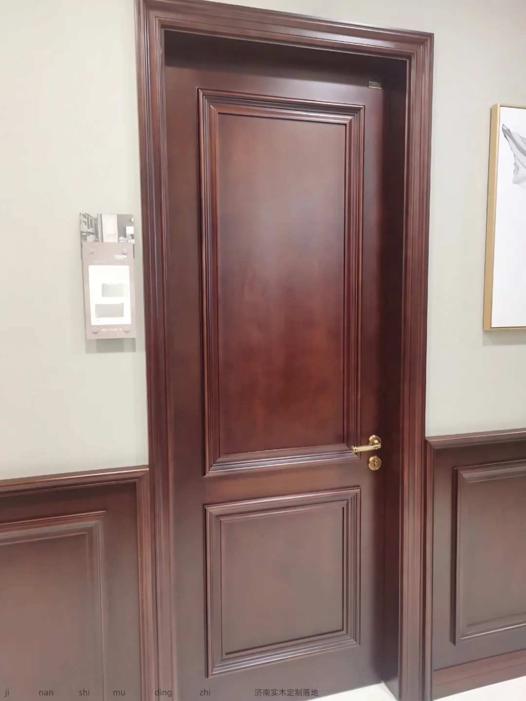 家里想稳重大气，那肯定要选实木全屋定制