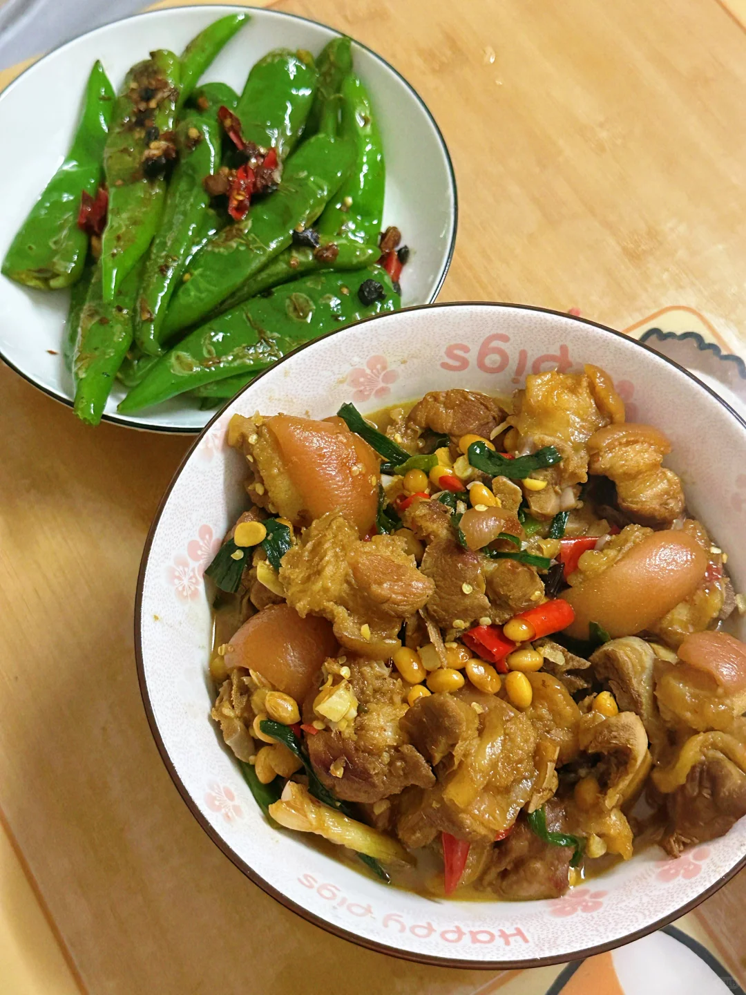 炖猪蹄，满满胶原蛋白