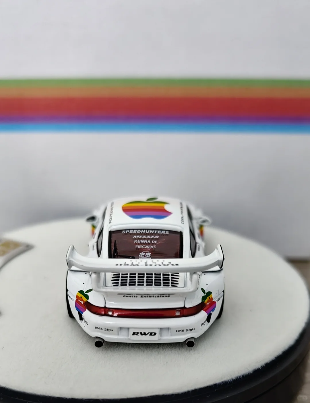 Private Goods Model 保时捷RWB993 白苹果