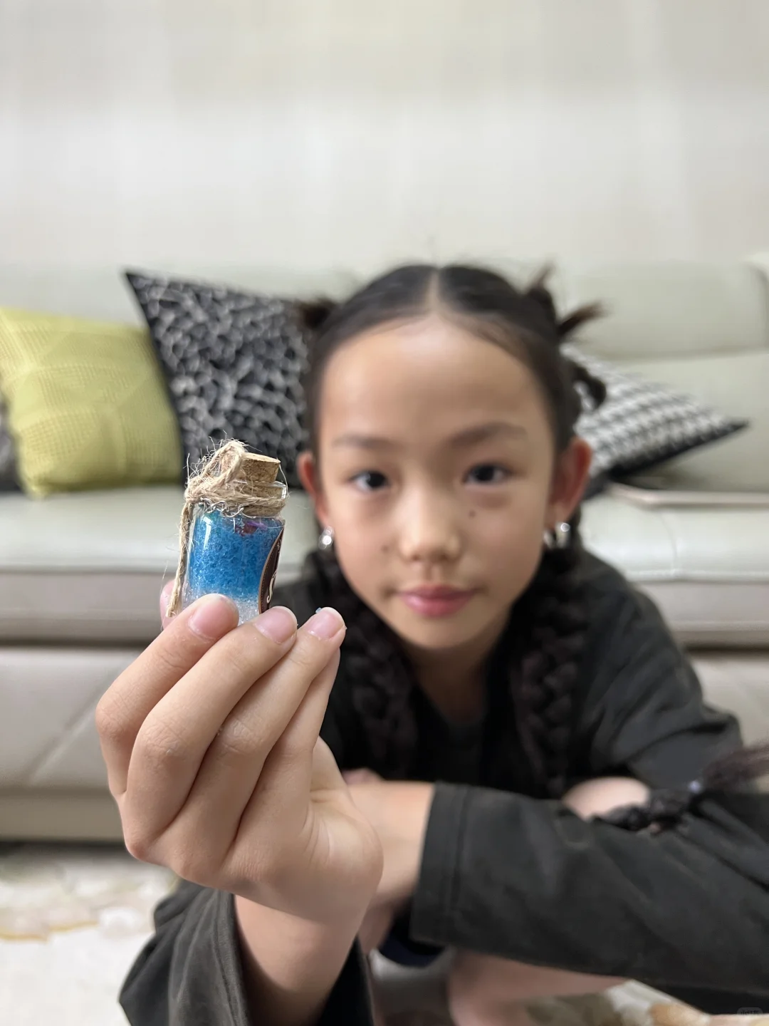 送完这个礼物，就安心送回学校了