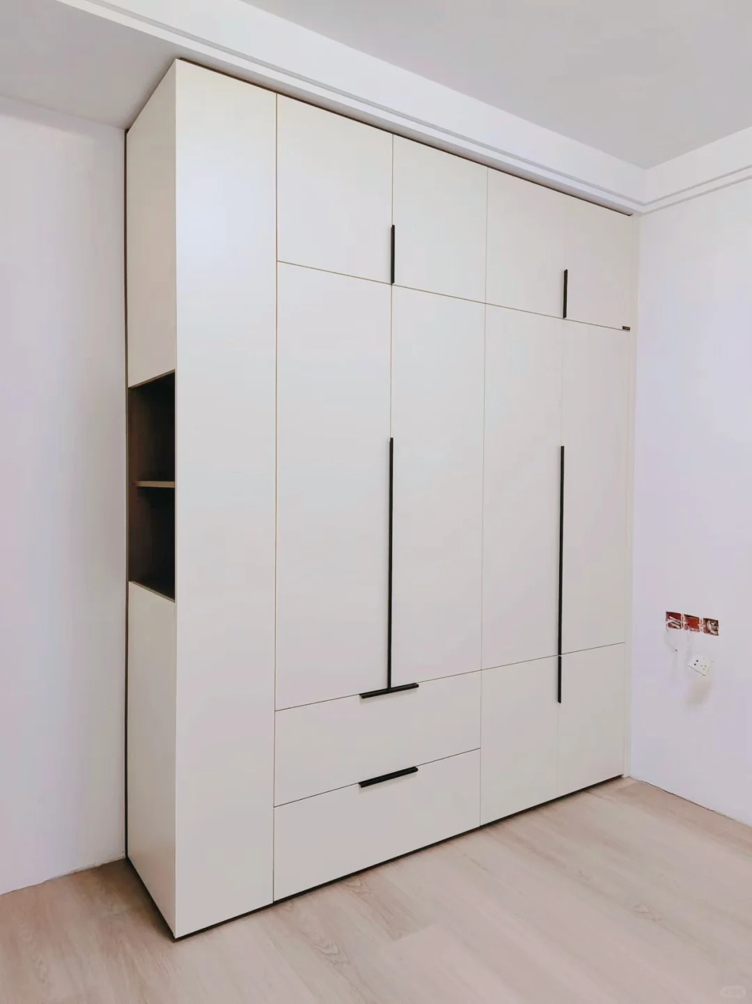 ?18款衣柜落地实景，推给近期做衣柜的人！