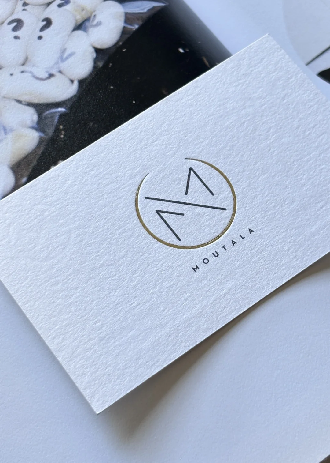 棉纸压凹烫金名片，让你的品牌脱颖而出