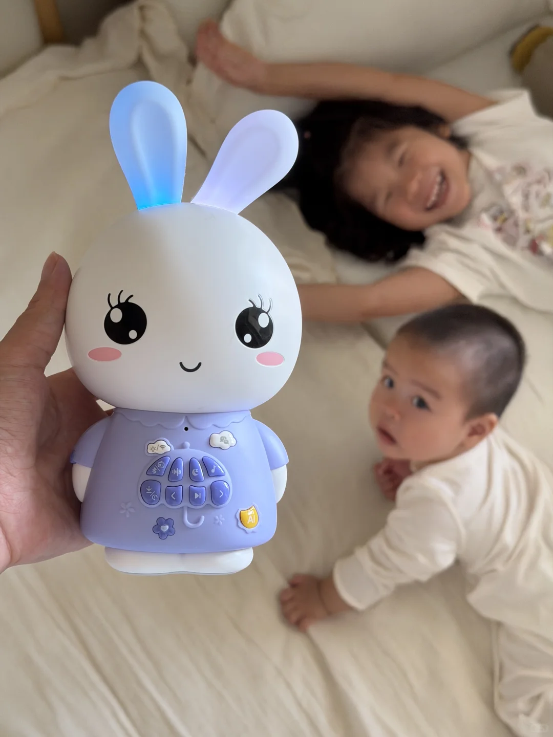 省麻了!俩娃需求竟被一台AI早教机全满足……
