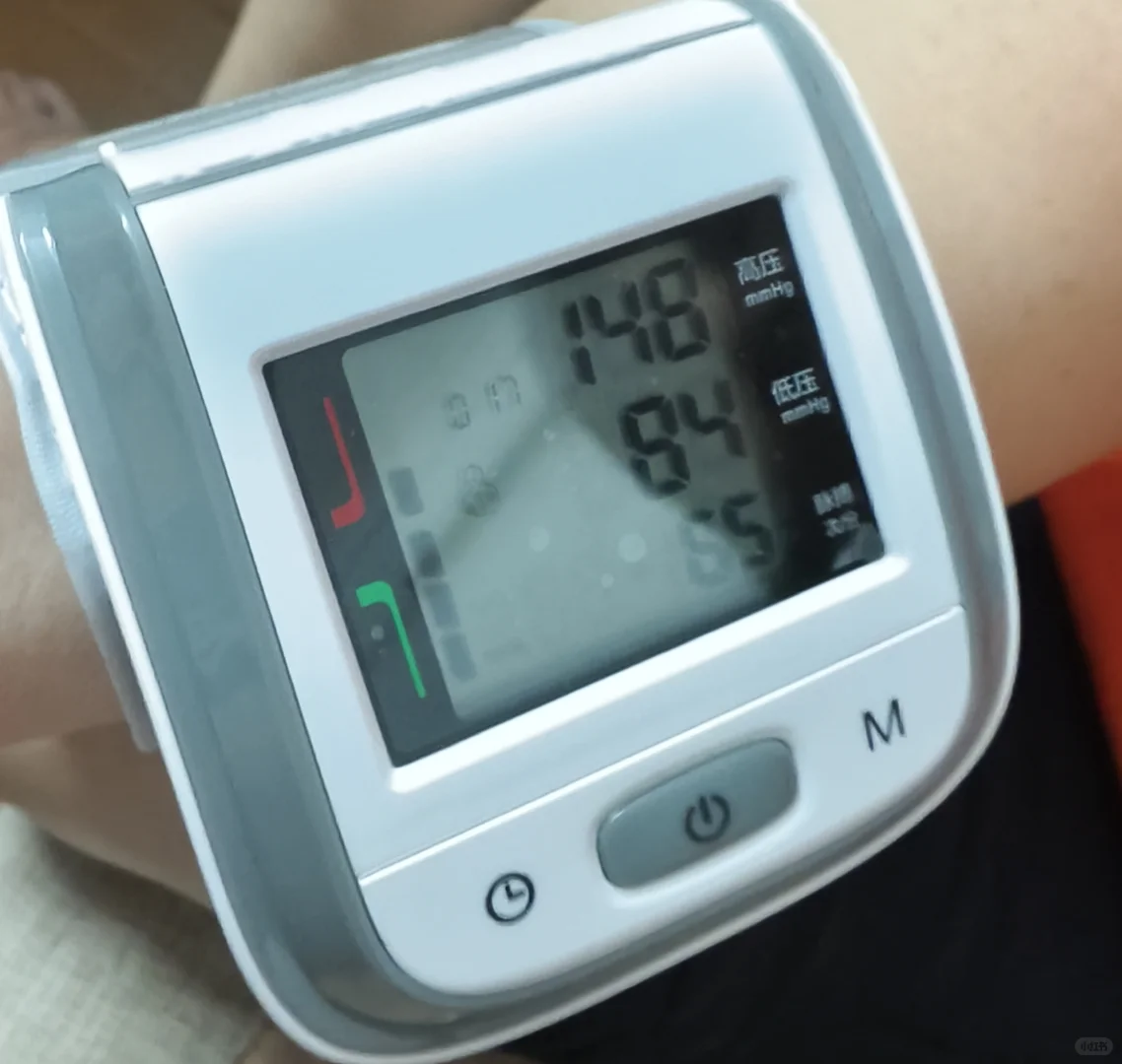 给爸妈买了一款血压测量仪