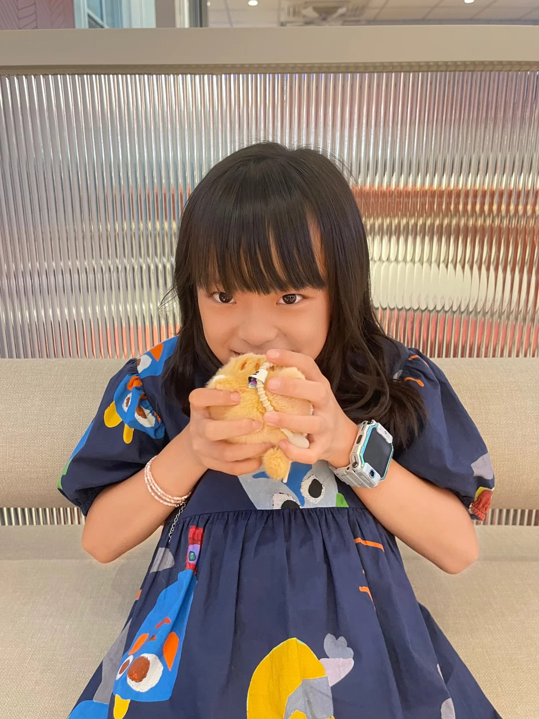 机器人大会上领养的小宠物