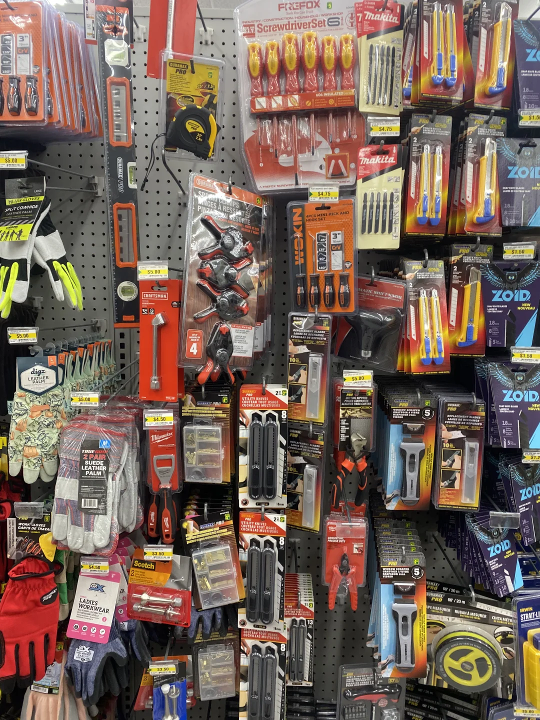 这家Dollarama也卖Milwaukee