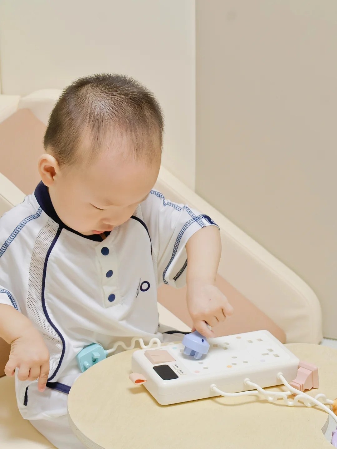 ?宝宝益智玩具新发现！这款插座玩具太绝了