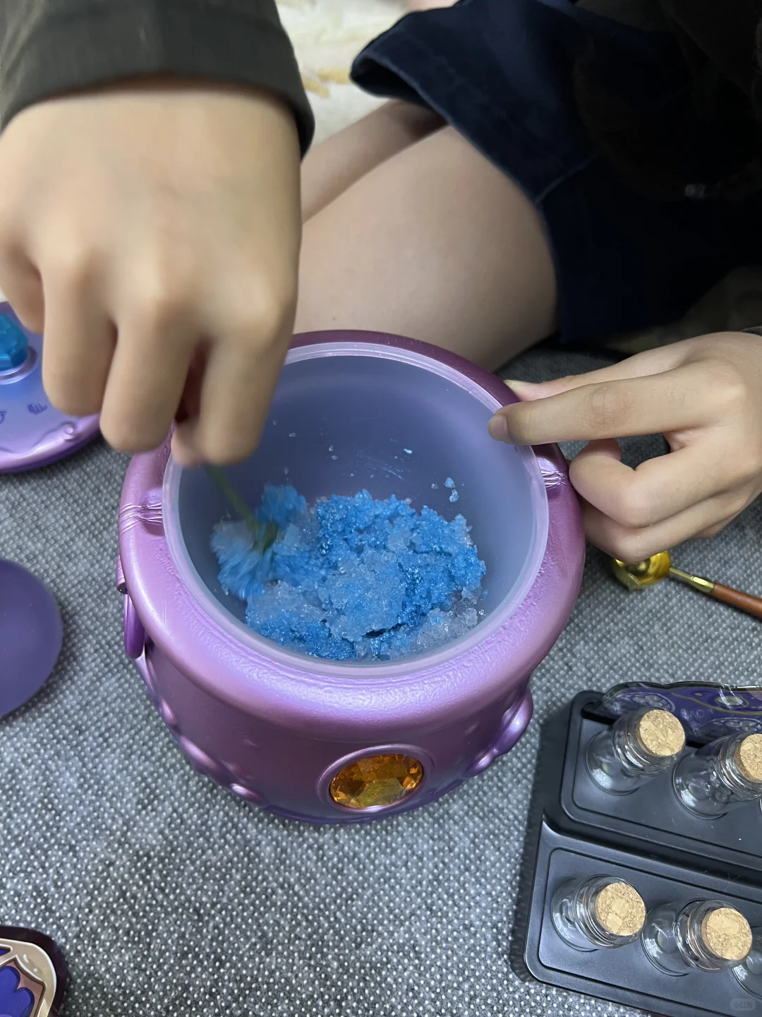 送完这个礼物，就安心送回学校了