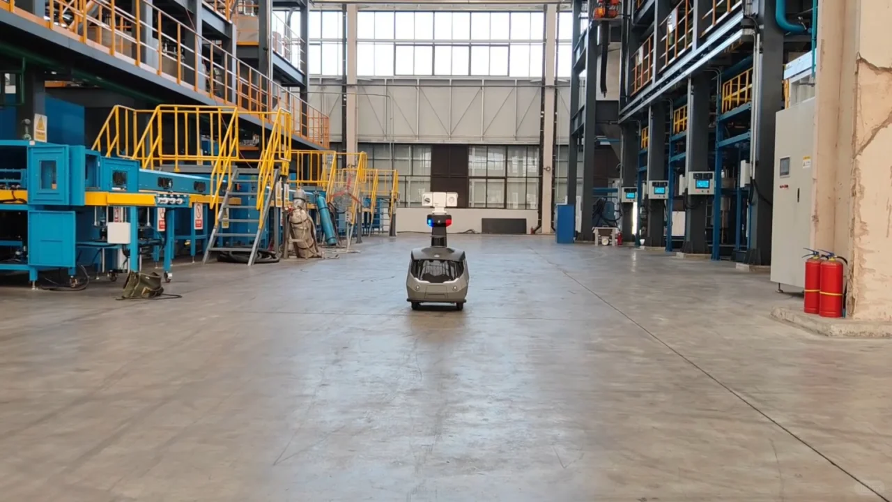 万为安防巡检机器人在现代化工厂的应用