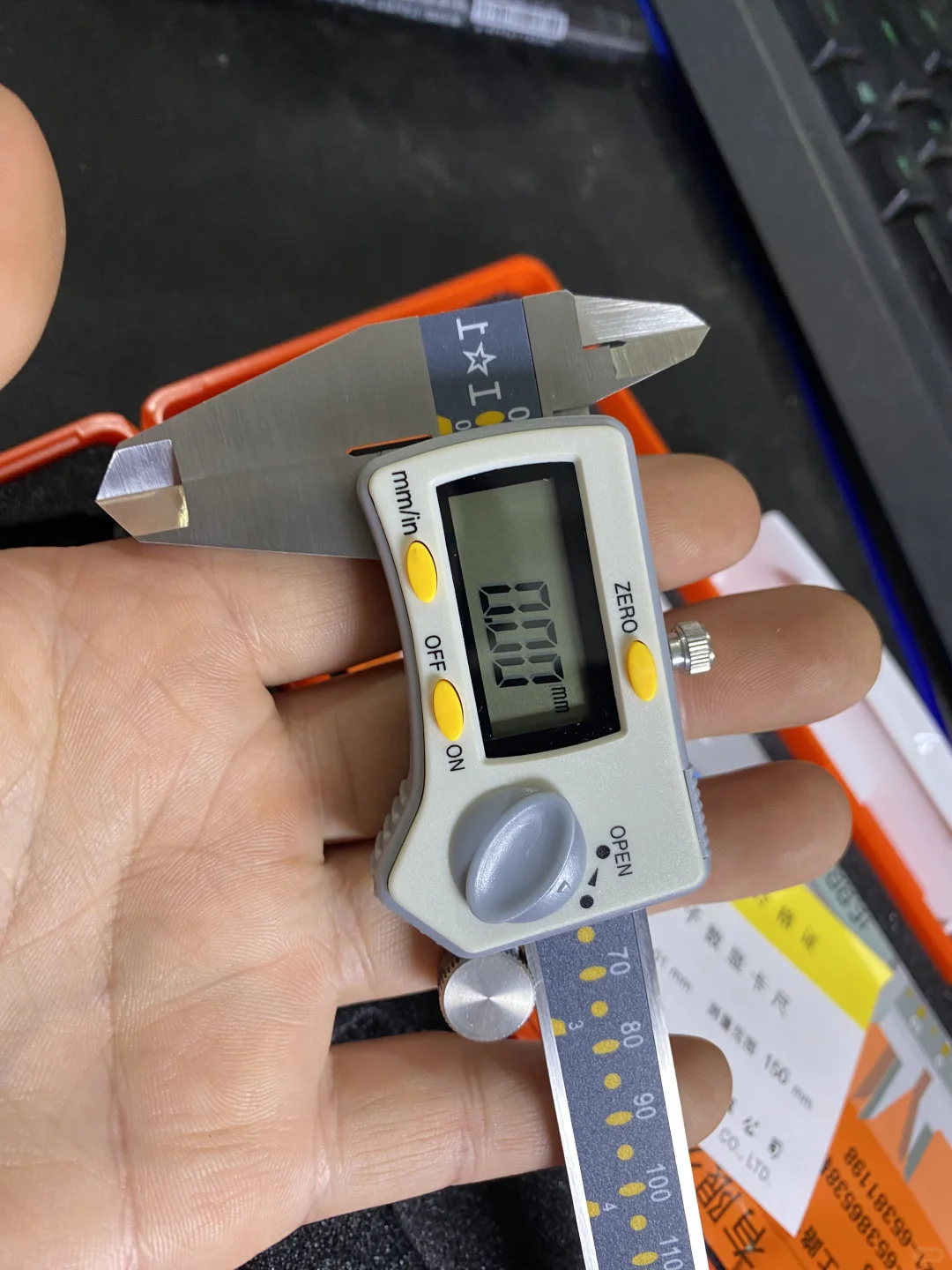 上工数显游标卡尺 高精度电子数显游标卡尺