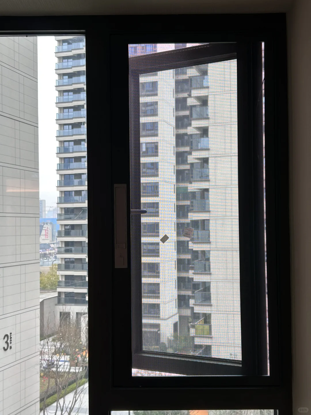 玖悦华章纱窗又一家完工