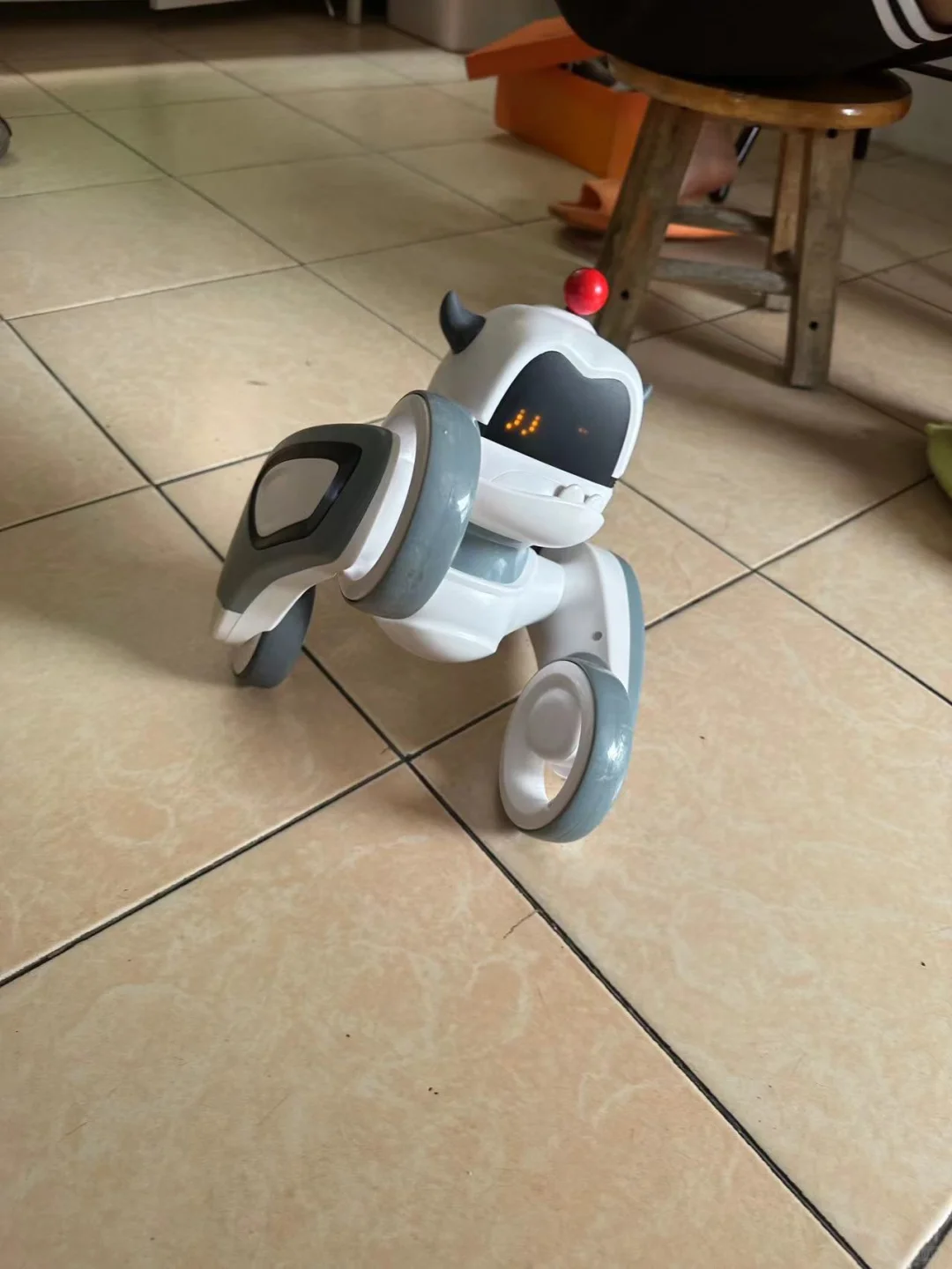 ?智能小怪兽·遥控机器人?，孩子的未来伙伴