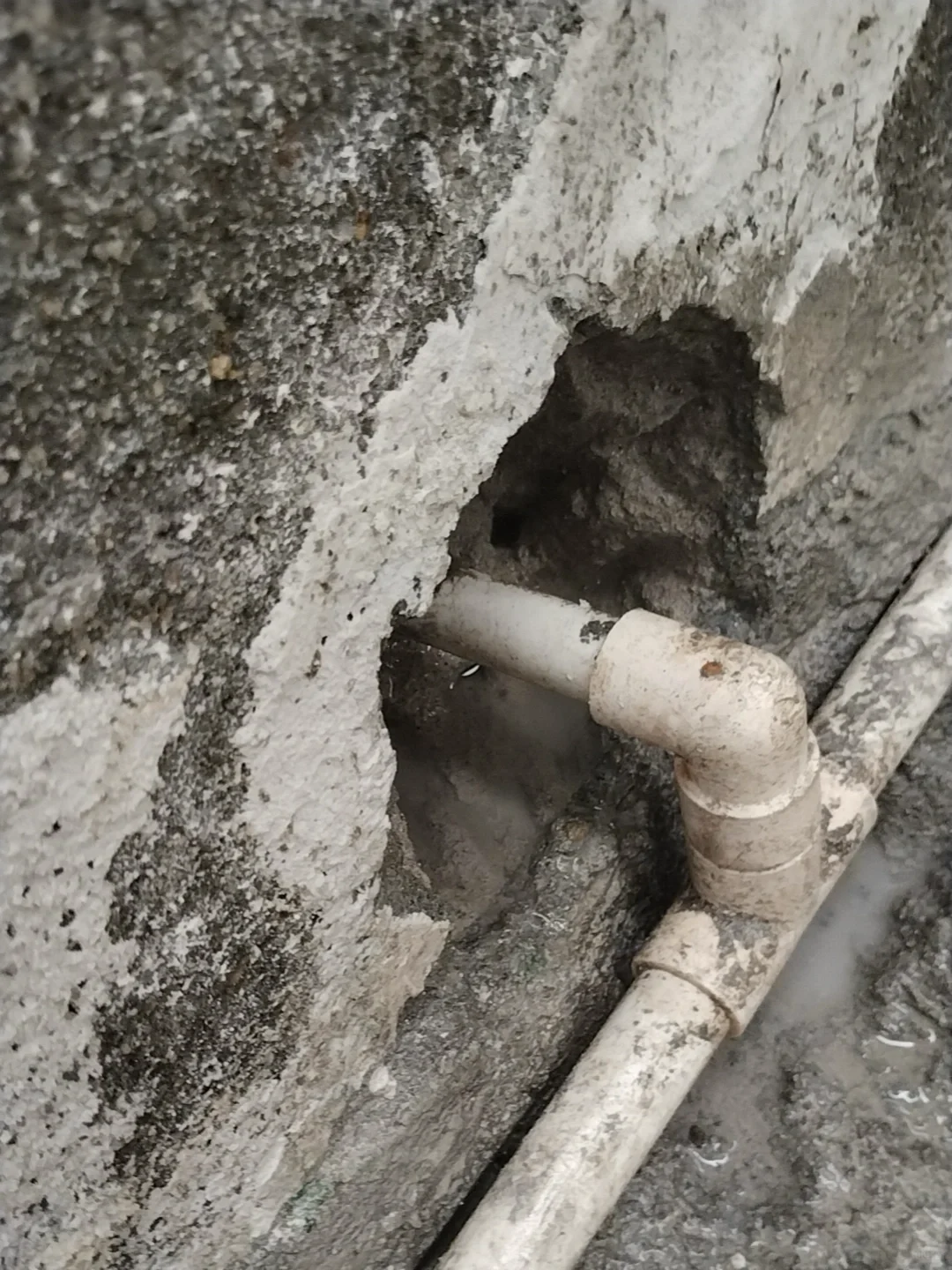 ?墙面渗水？一招教你轻松解决！