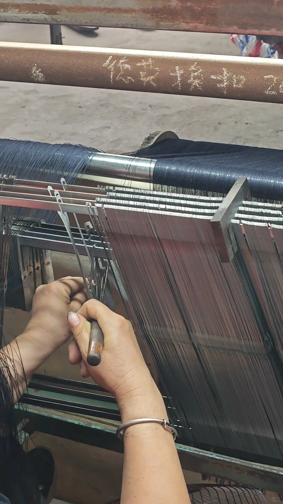 走进工厂｜经纬交织的幕后功臣