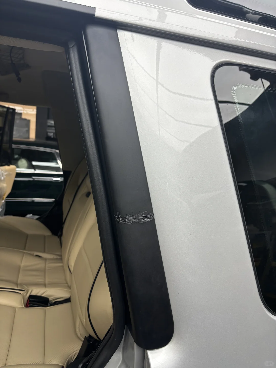 车外观塑料断裂