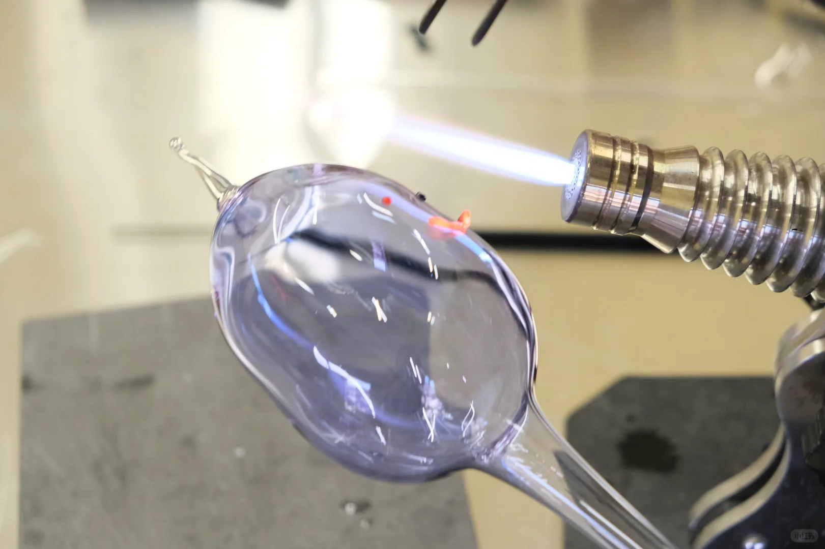 在景德镇烧玻璃之我吹出来个jellycat茄子杯