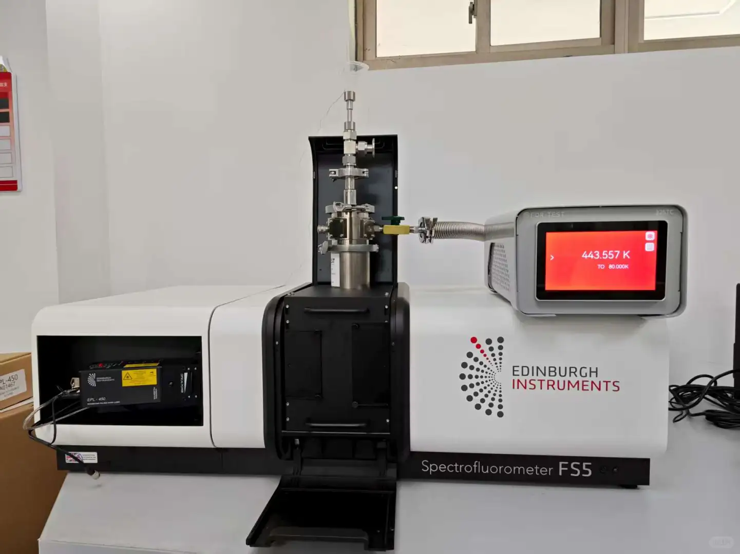 FVT-100液氮恒温器配光谱仪