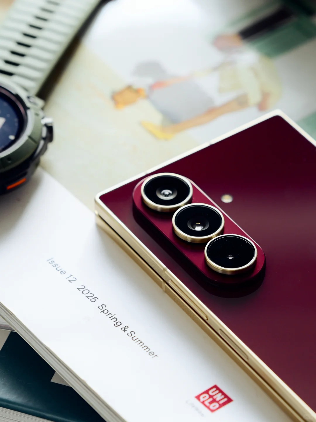 折叠屏的意义：旅途中也能沉浸创作