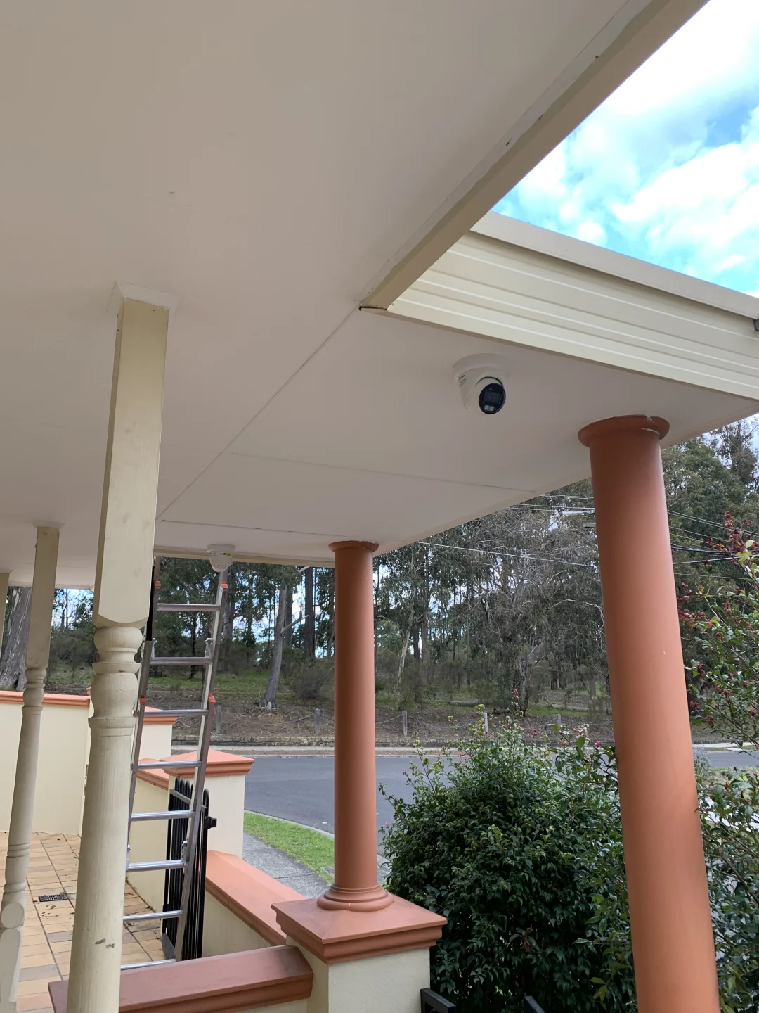 智能AI识别声光报警摄像头包安装