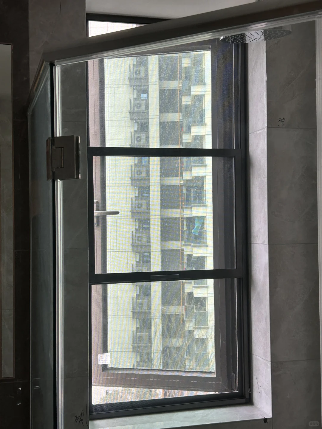 玖悦华章纱窗又一家完工