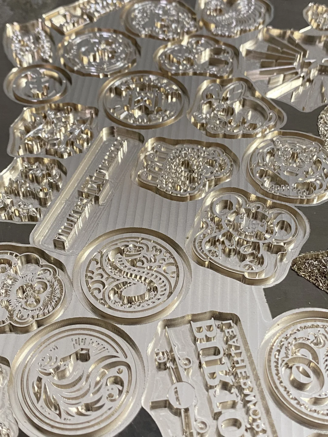 不敢想象压在皮上会有多漂亮