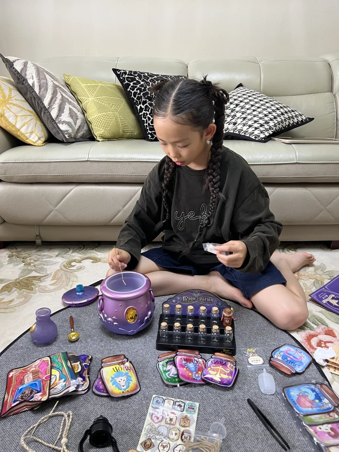 送完这个礼物，就安心送回学校了