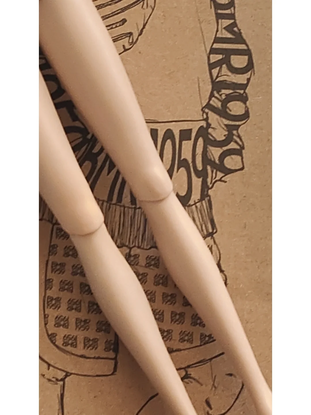 关于如何修复塑料/树脂人偶素体