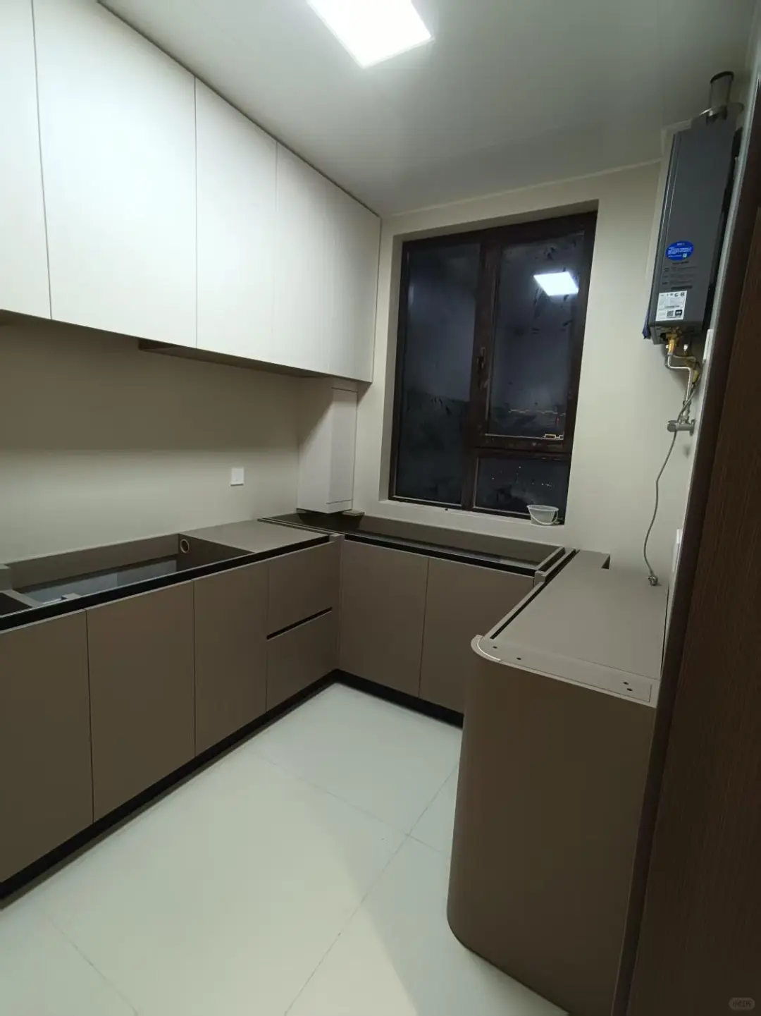 爱格U188衣柜落地