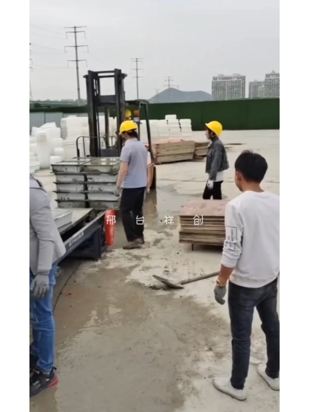 祥创新型水泥预制块布料机械生产线成型设备