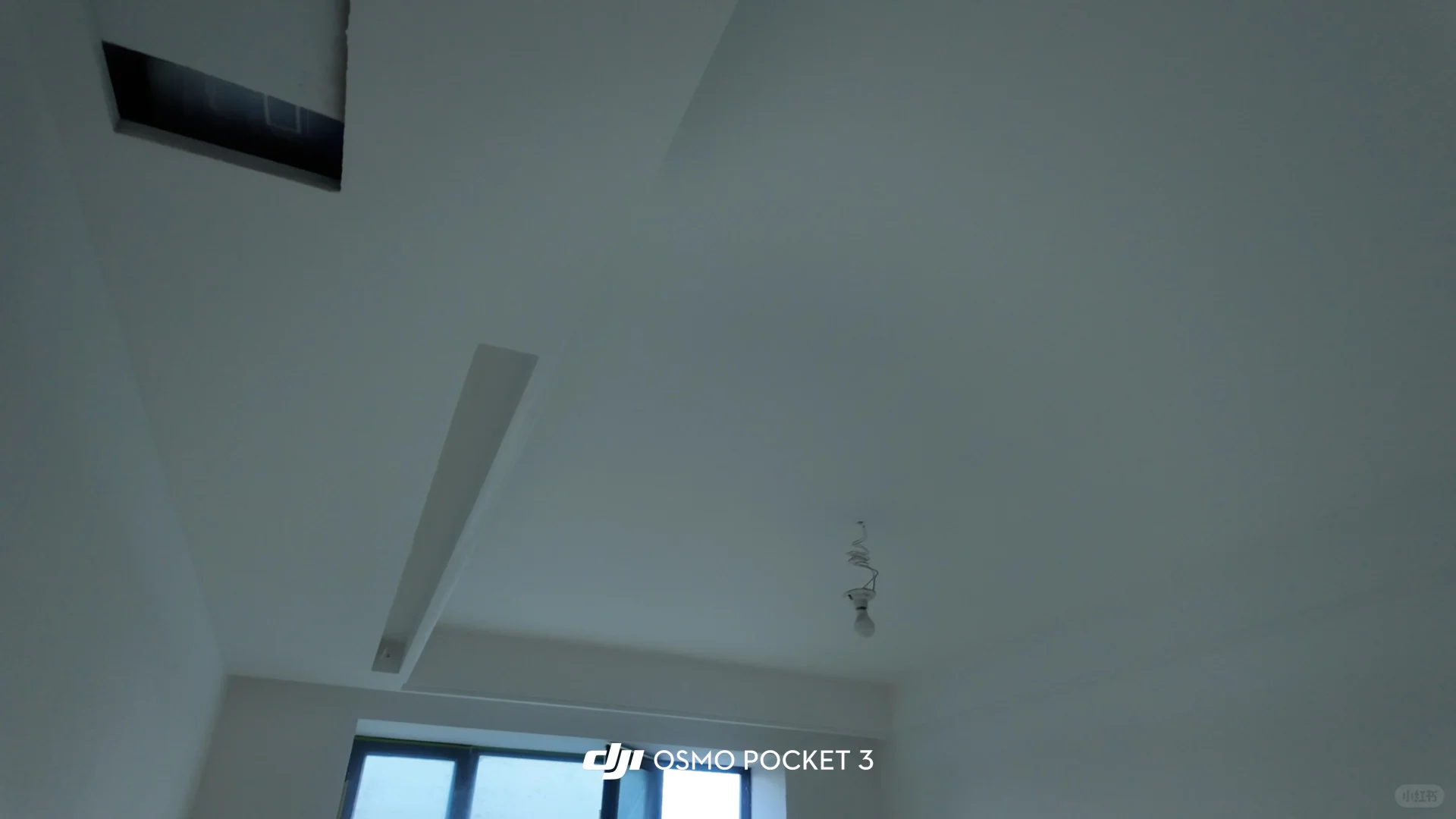 顶面喷漆完成✅墙面海藻岩艺术漆排队ing……