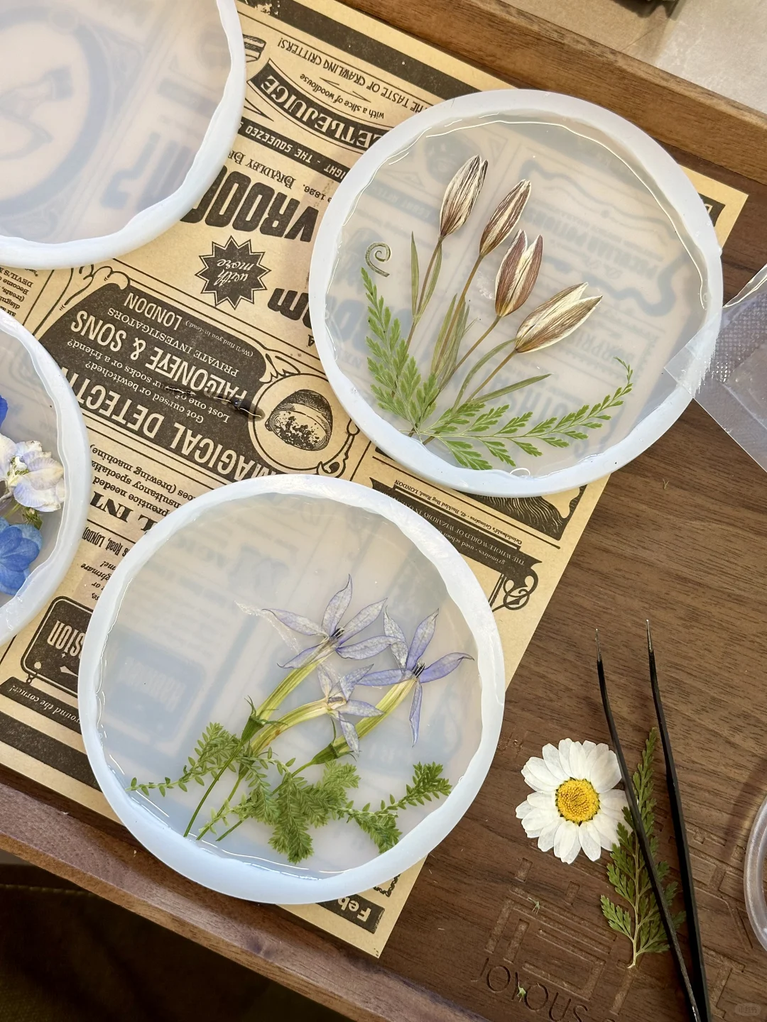 滴胶|装一点色彩放进春天的咖啡店